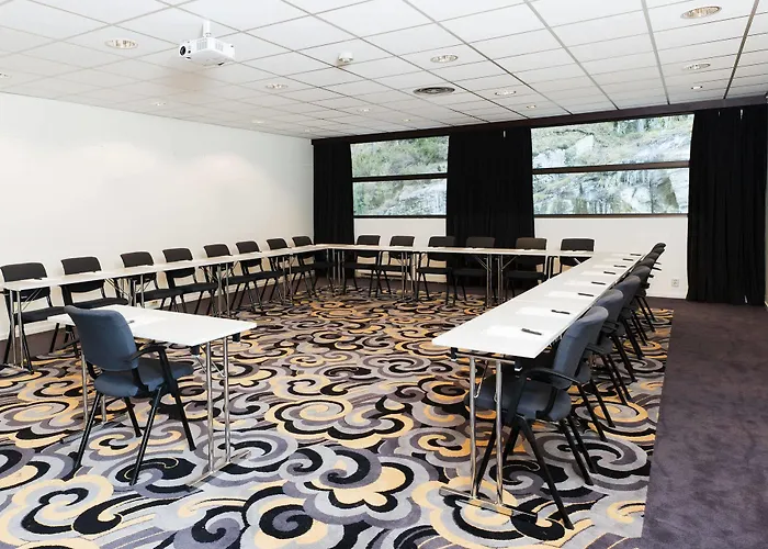 Quality Entry Hotel 4*