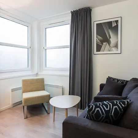 Отель Quality Entry